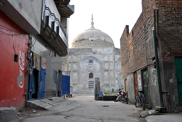 Khwaja Mehmud Tomb, Lahore, Pakistan