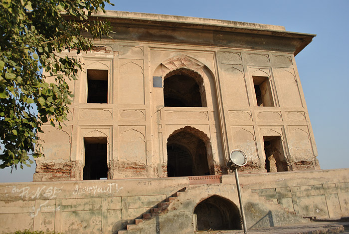 Nadira Begum Tomb