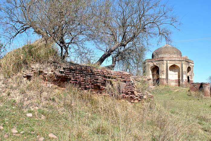 Mirza Sheikh Ali Tomb, Mandi Bahauddin, Pakistan